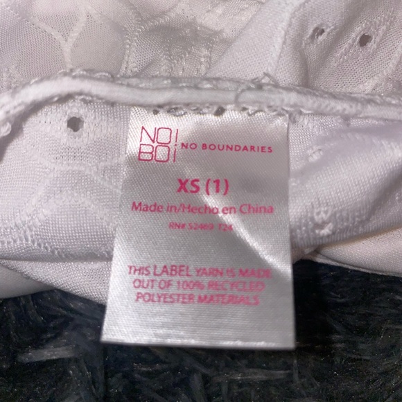 white lace, padded crop top - Picture 4 of 4